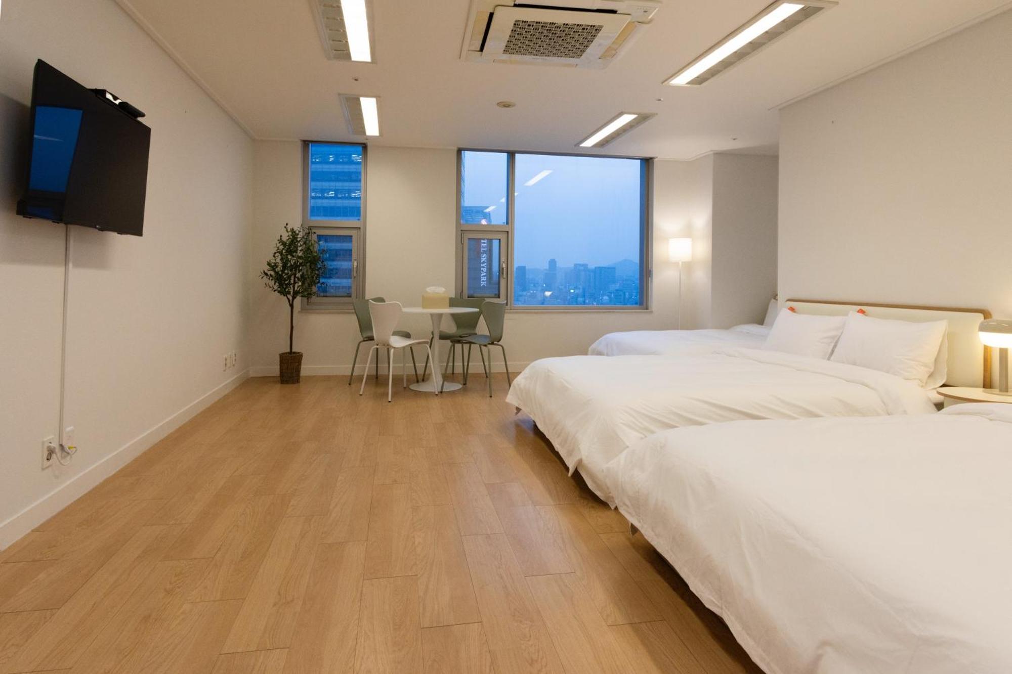 "Grand Opened" Maxtyle Guesthouse Dongdaemun Seoul Exterior photo